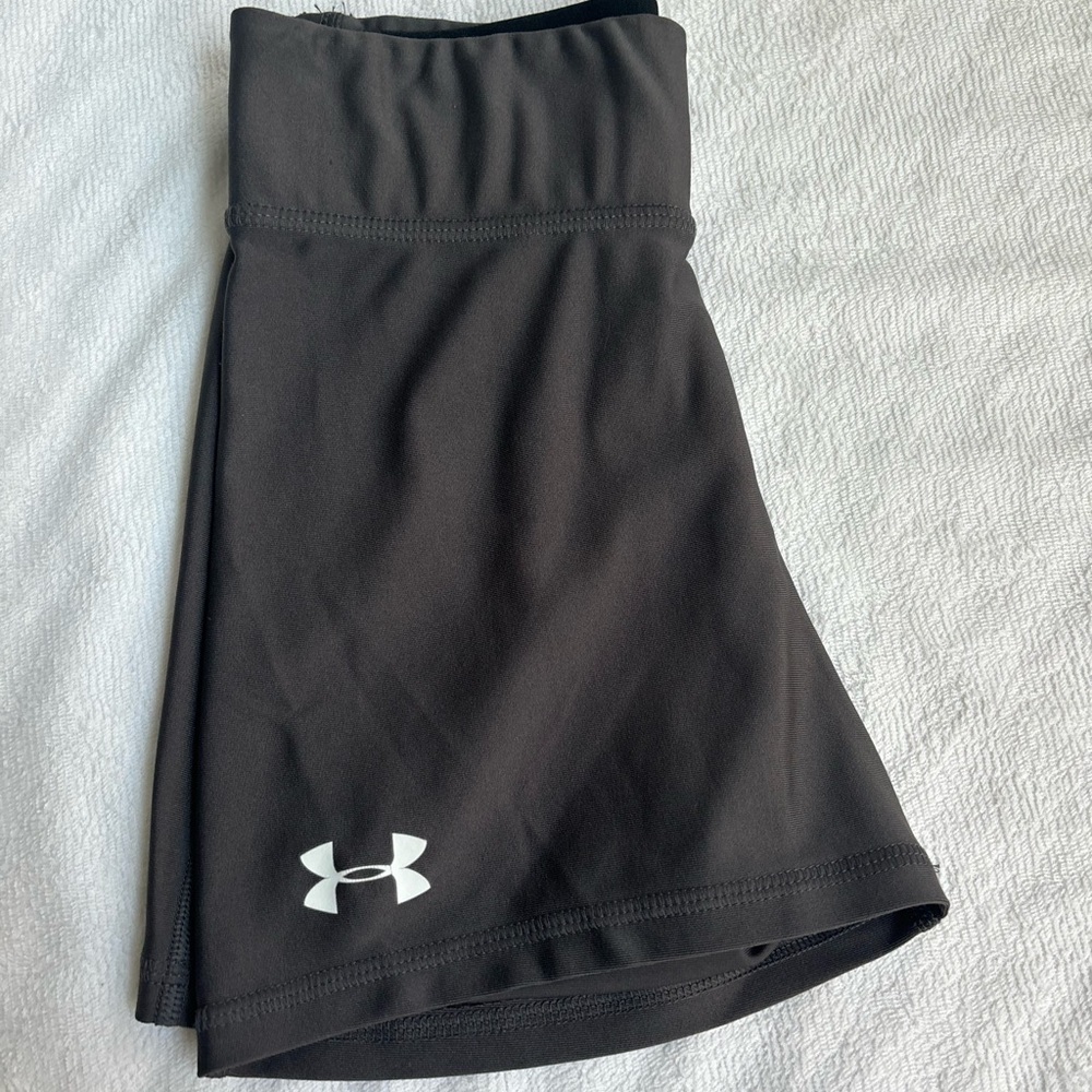Under Armour Women's HeatGear Mid Rise Shorty Gray